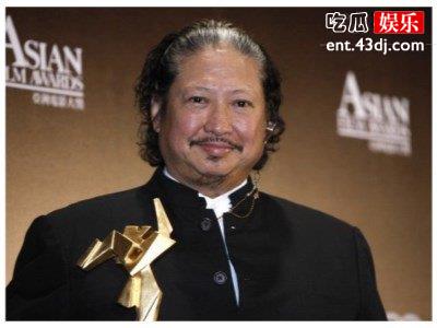 68岁洪金宝身材消瘦，老态真实自然娇妻优雅迷人容貌依旧!