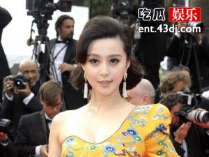 范冰冰秦海璐龙袍事件 回顾详细经过堪比一部宫斗剧