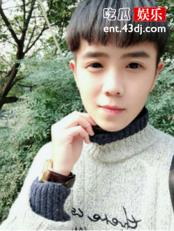 郭聪明的眼睛是怎么了？难道是带了美瞳吗还是因为什么？