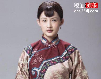 李沁颁奖现场身穿蓬蓬裙美呆众人，像个花仙子一样惊艳全场