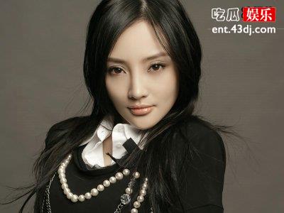 39岁女星生活落魄，直播带货惨遭喊话取关转型道路属实艰难