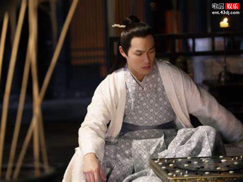 杨祐宁微博晒出未婚妻，甩出B超照高调官宣自己要做爸爸啦