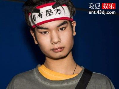 遭丈夫抛弃事业尽毁，如今独自带女靠直播赚钱生活！
