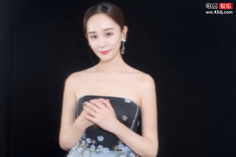 海陆亲自给金莎剥虾的做法暖心圈粉无数，她真的是情商低