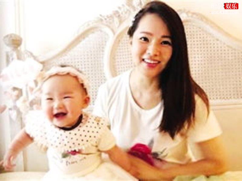 伊能静女儿曝光生日照，颜值随妈了