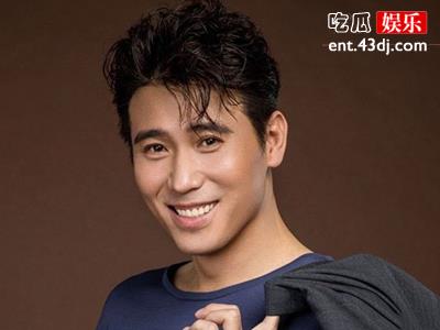 李乃文一家三口照片曝光，他的妻子竟然是她？