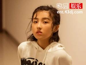 吴磊张子枫身高差多少 两人“劈叉抱”画面令人笑喷不已