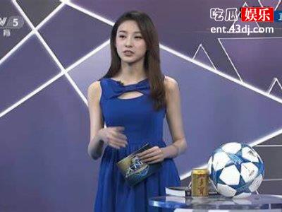 《天下足球》的马凡舒，18岁就与众不同泳裤掉落不影响继续走秀！