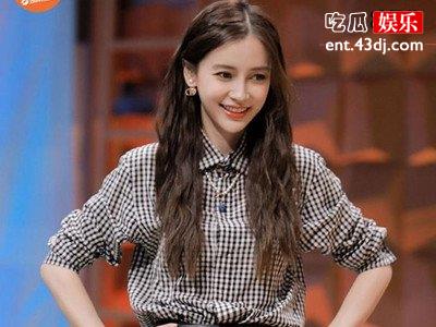 杨颖到底有多轻？节目中她踩鸡蛋，踩完鸡蛋依旧完好无损