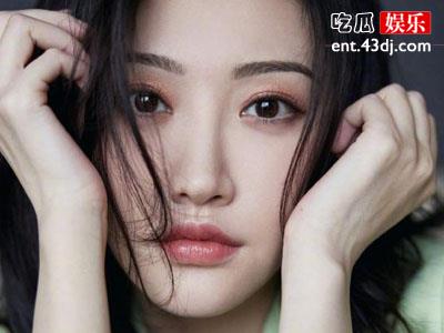 景甜形象被网友诟病，原因是走路外八？