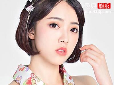 许诗茵是谁？一曲《白衣少年》走红！
