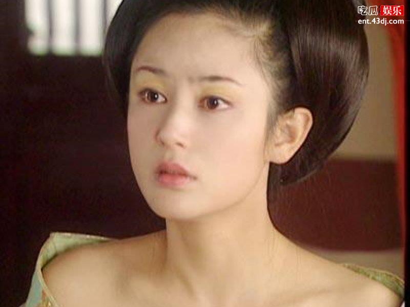 陈红现已经是年过半百的女演员了，婚后心甘情愿在家做家庭主妇！