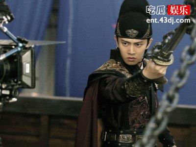 《锦衣之下》终于开播，任嘉伦主演强势吸粉！