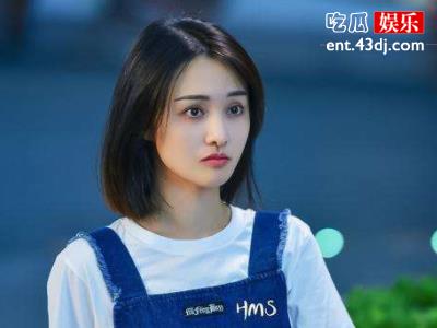 郑爽妈妈照片曝光非常美丽，网友直言难怪生出这么美丽的女儿！