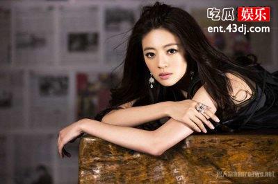 安以轩晒女儿正脸照，网友直呼是个美人胚子