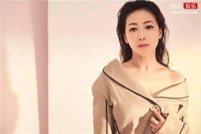 陈紫函不仅外形出众，身材更是婀娜多姿堪称行走中的衣架子