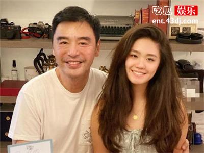 钟镇涛舍不嫁女，婚礼现场大哭！