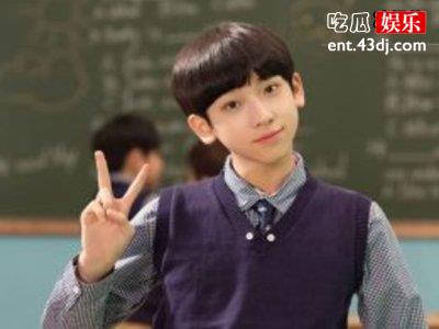 八佰小湖北是谁演的 00后新人张俊一资料曝光是富二代？