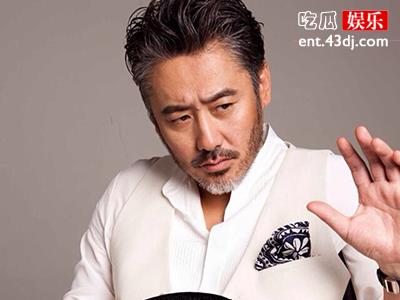 吴秀波出轨风波平息？隐退一年后又露脸！