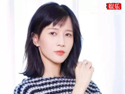 别人的结婚证件照都是这样，只有papi酱的与众不同！