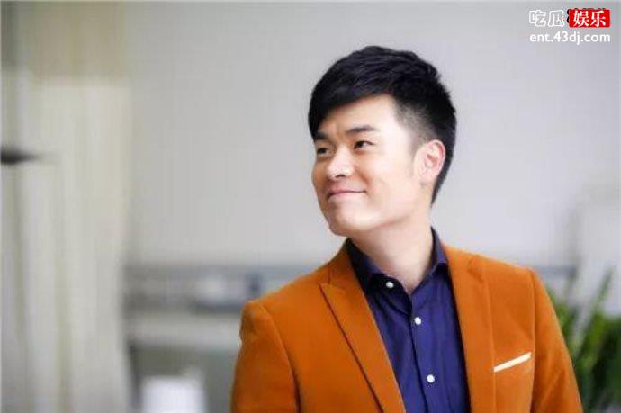 陈赫深陷“贤合庄”事件，许婧却畅游世界狂晒男友