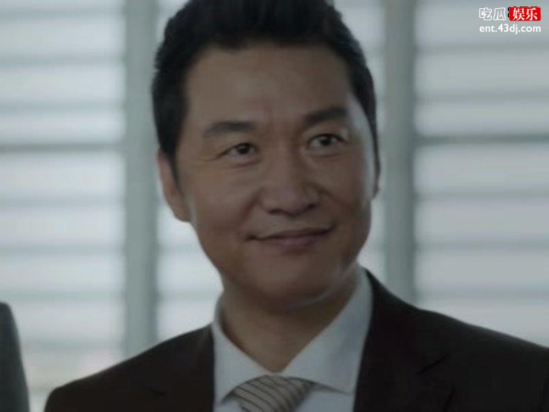 《迷线》三角恋情，为紧张悬念的剧情增添一点轻松欢乐！