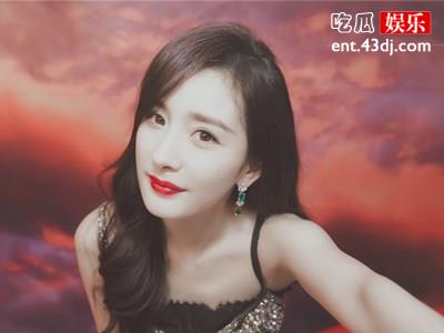 杨幂深夜赴美容院 当了老板的杨幂为什么要整容