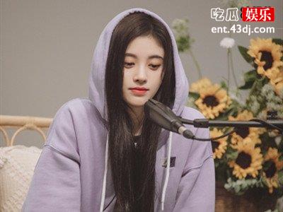 《朋友请听好》鞠婧祎首次担任导播，多次失误自责落泪