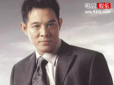 李连杰甄子丹能打得过周比利世界级拳王，李连杰手臂一脚“踢飞”