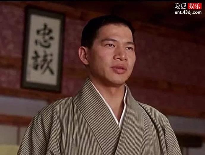 台55岁男星被曝穷困潦倒，孩子无法上学就因为没有钱交学费！