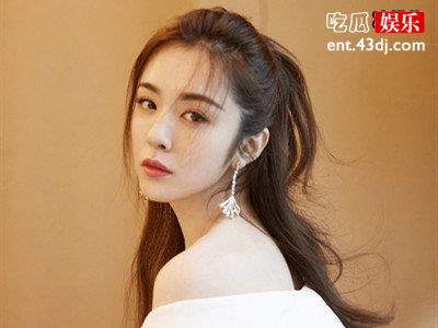 王晓晨曾演过胡歌岳母，再合作时演情侣，网友好奇何时演闺女