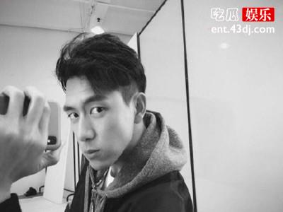 为何李现的哭戏有点辣眼睛呢？网友表示李现演哭戏还要加强