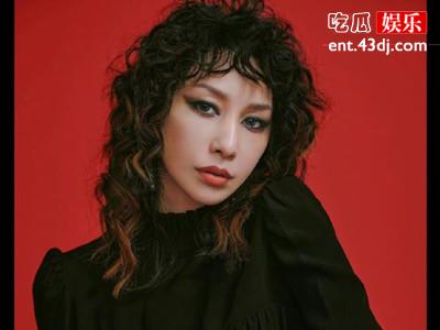 40岁中岛美嘉宣布再婚并晒婚戒牵手照 其老公是吉他手