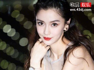 “车神”杨颖把潘玮柏吓哭？车停路口潘玮柏一直提醒杨颖做这个动作