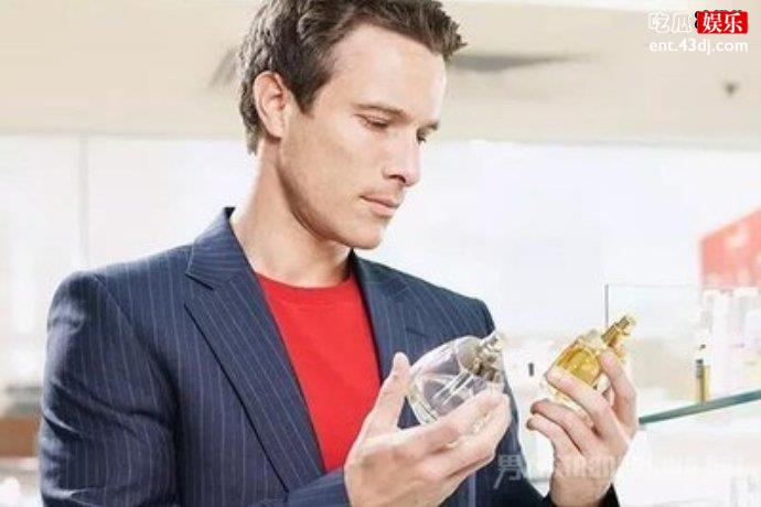 af裸男香水留香时间，专柜价格是多少
