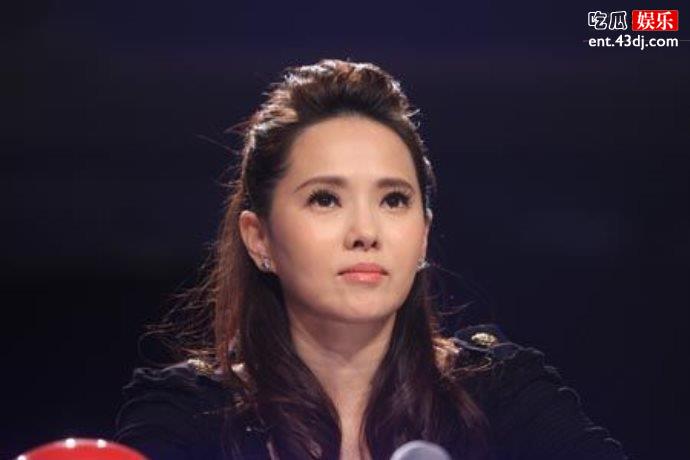 《乘风破浪的姐姐》伊能静，练舞练到手抖依旧坚持！