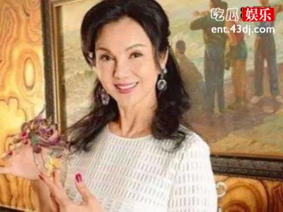 人到中年小婉君也开直播，网友：天山童姥回归！