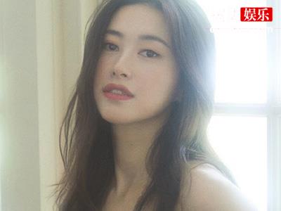 朱珠女儿近照曝光，爱情事业双丰收的女人最美