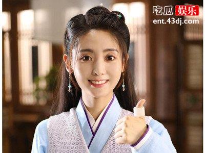 本以为邢菲不太适合古装，但其造型一出格外的惊艳
