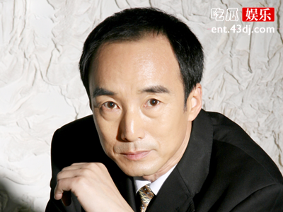 施京明婚后生活大揭秘，与现任妻子张小磊生活幸福？