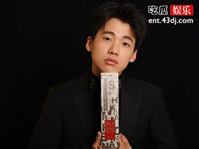 郭麒麟怎么看比自己小19岁的弟弟 弟弟是郭德纲和谁生的