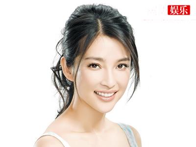 李冰冰杂志写真穿着撞衫某男星，没想到她居然可以怎么潇洒