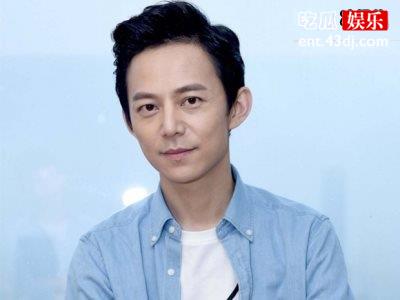 《歌手》主持人何老师失误？这一操作真是让人感叹功力深厚！