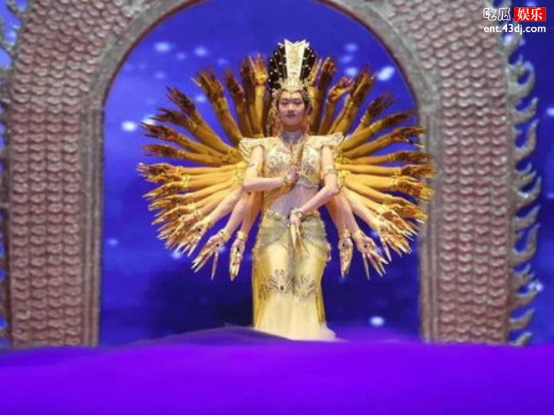 春晚经典《千手观音》邰丽华一夜成名，表演手语版国歌惊艳四座！