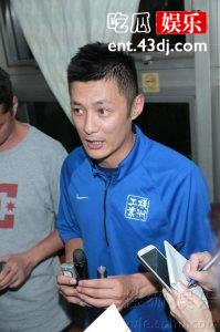 余文乐老婆怀二胎，妻子气质俱佳状态好却被呆萌儿子抢镜