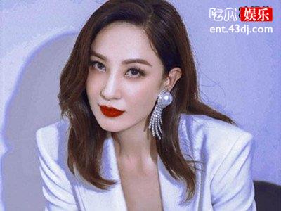 唱跳俱佳的郑希怡，意外坠楼改变人生轨迹，现靠实力圈粉