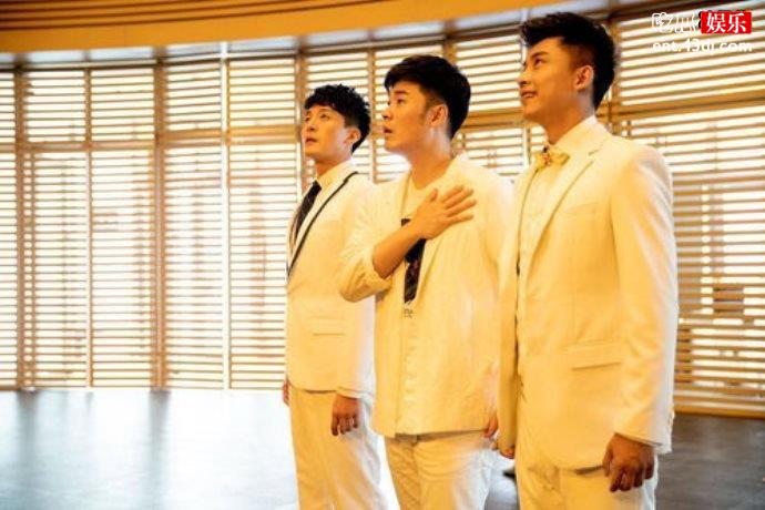 早已经不是《爱情公寓》里的“唐悠悠”，大家对她刮目相看