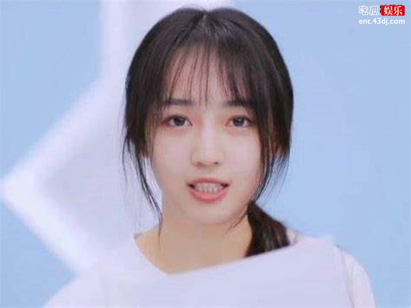 《青春有你2》乃万和秦牛正威暖心互动，网友：感动！