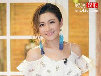 任家萱自曝不敢独睡，招聘助理首要条件是陪睡，如今升级当妈妈