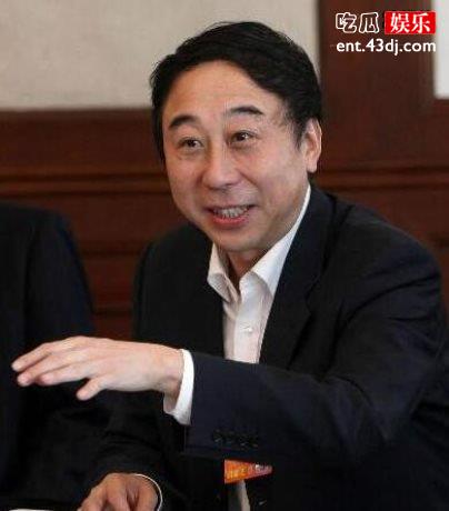 冯巩是冯小刚最难的时候唯一通知的兄弟，被背叛后冯巩：都是兄弟